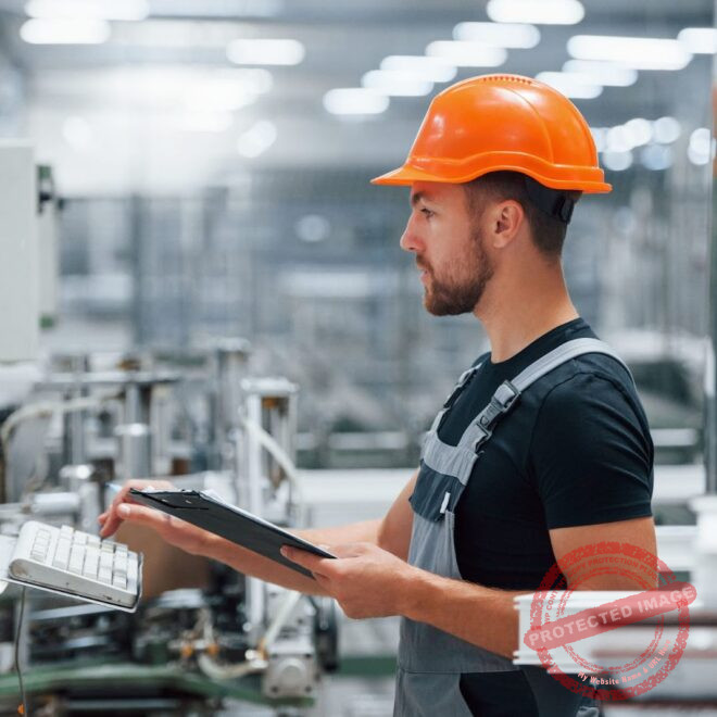 Operator Produksi Adalah Profesi Penting di Dunia Industri